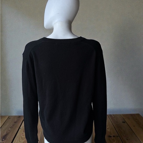 Jenni Kayne Flynn Cashmere Black V-Neck Sweater - Picture 5 of 6